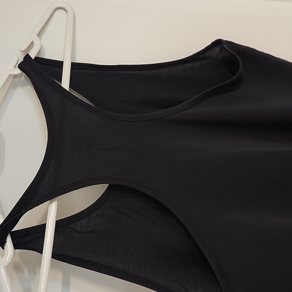 Black Reebok camisole medium - Picture 5 of 6